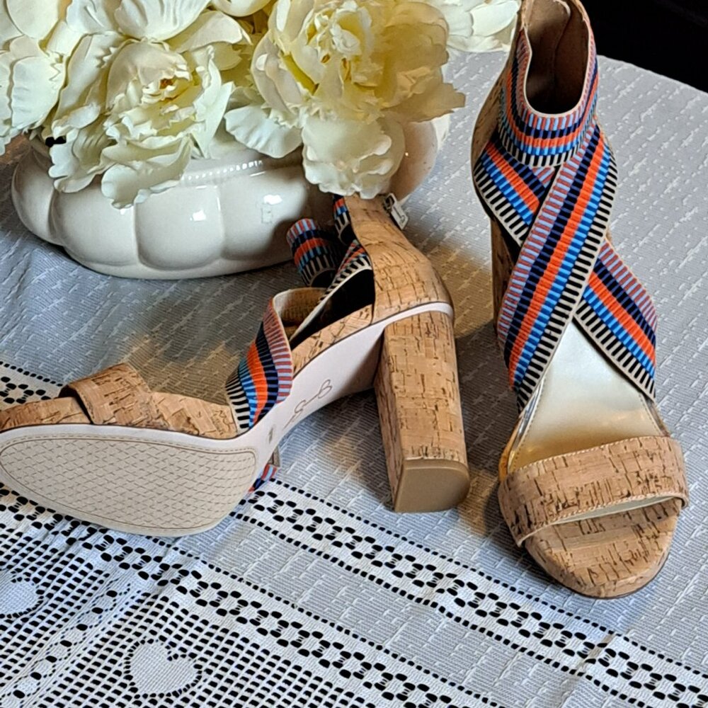Jessica Simpson-Size 10-Natural Shoe - Picture 2 of 3